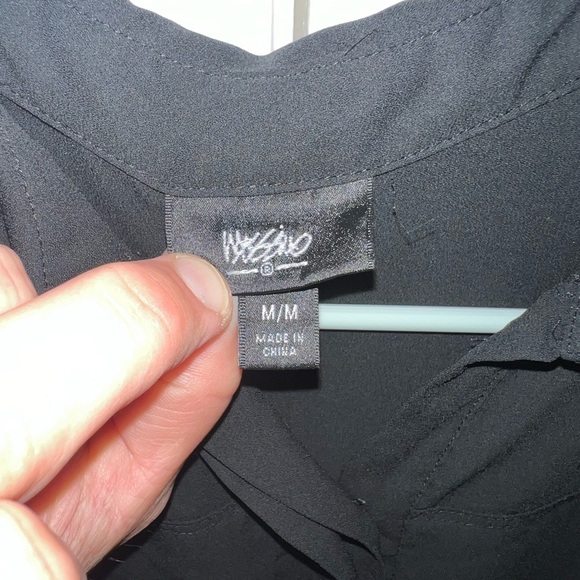 Women’s Massimo blouse, black in color, size 6 - Picture 2 of 3